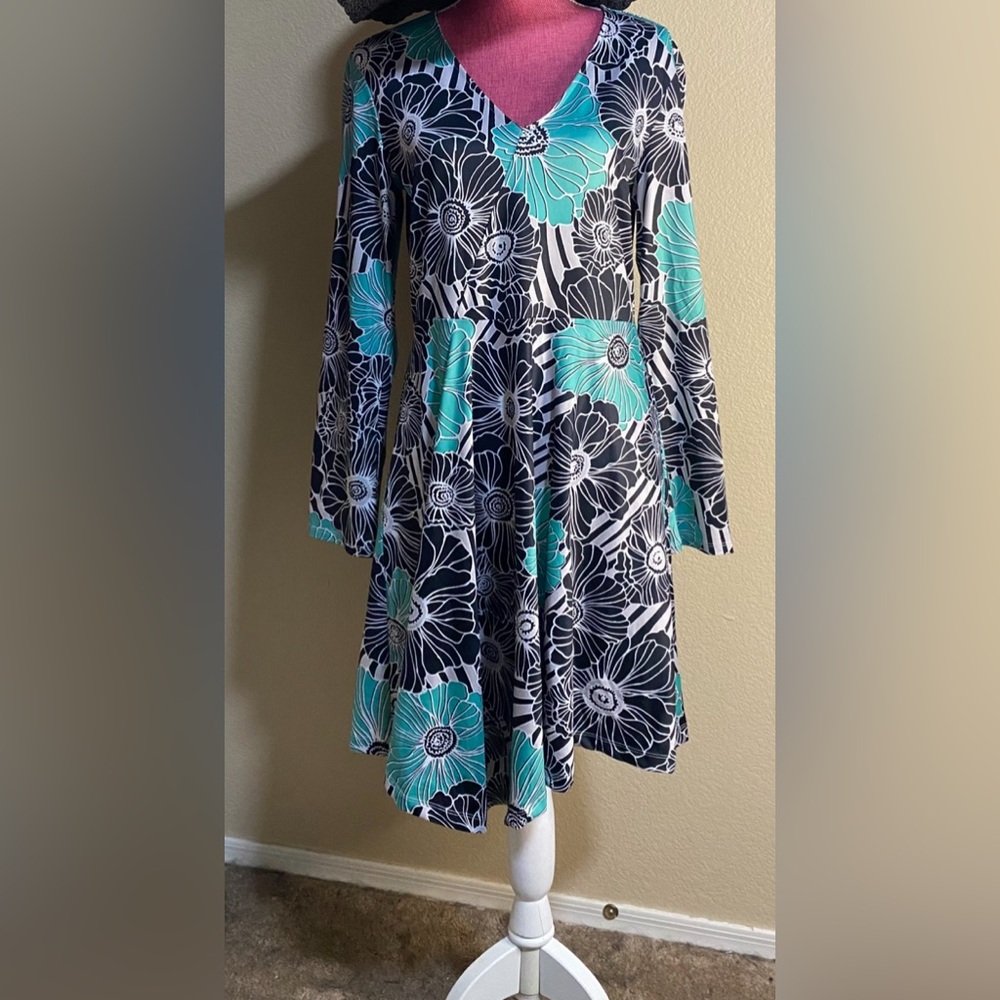 Signature Collection long sleeve dress Women’s size Large